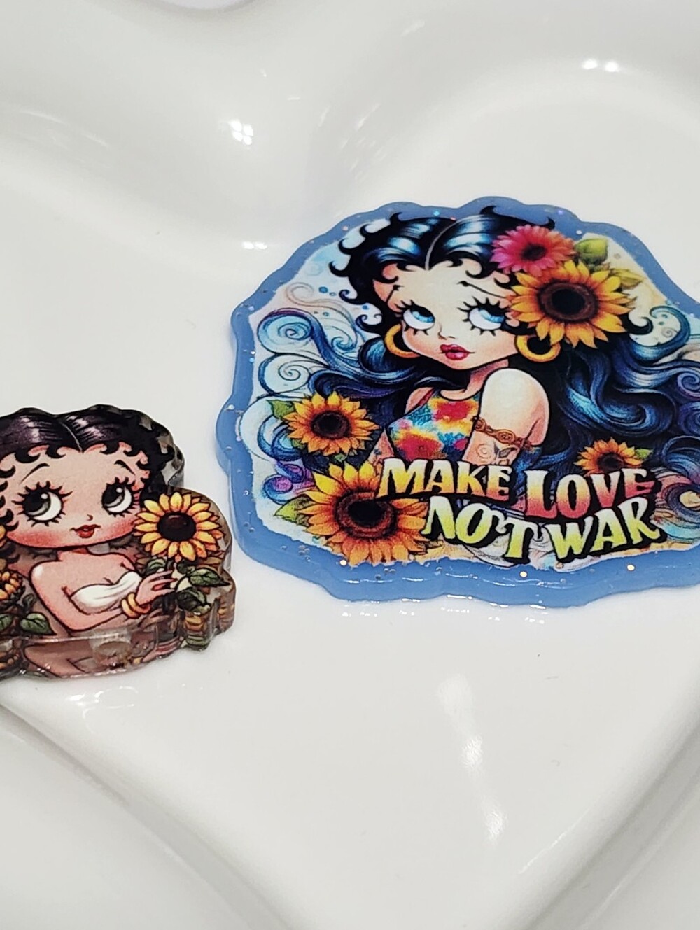 B Boo Make Love Not War Flatback Focal Bead Badge Keychain Crafts Beaded Pen